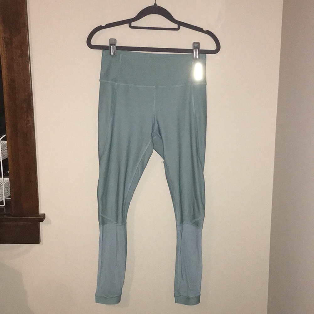 Athletic leggings